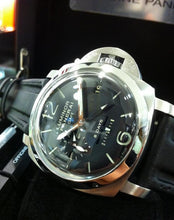 Load image into Gallery viewer, Panerai PAM233 black dial, date display, 8 days power reserve