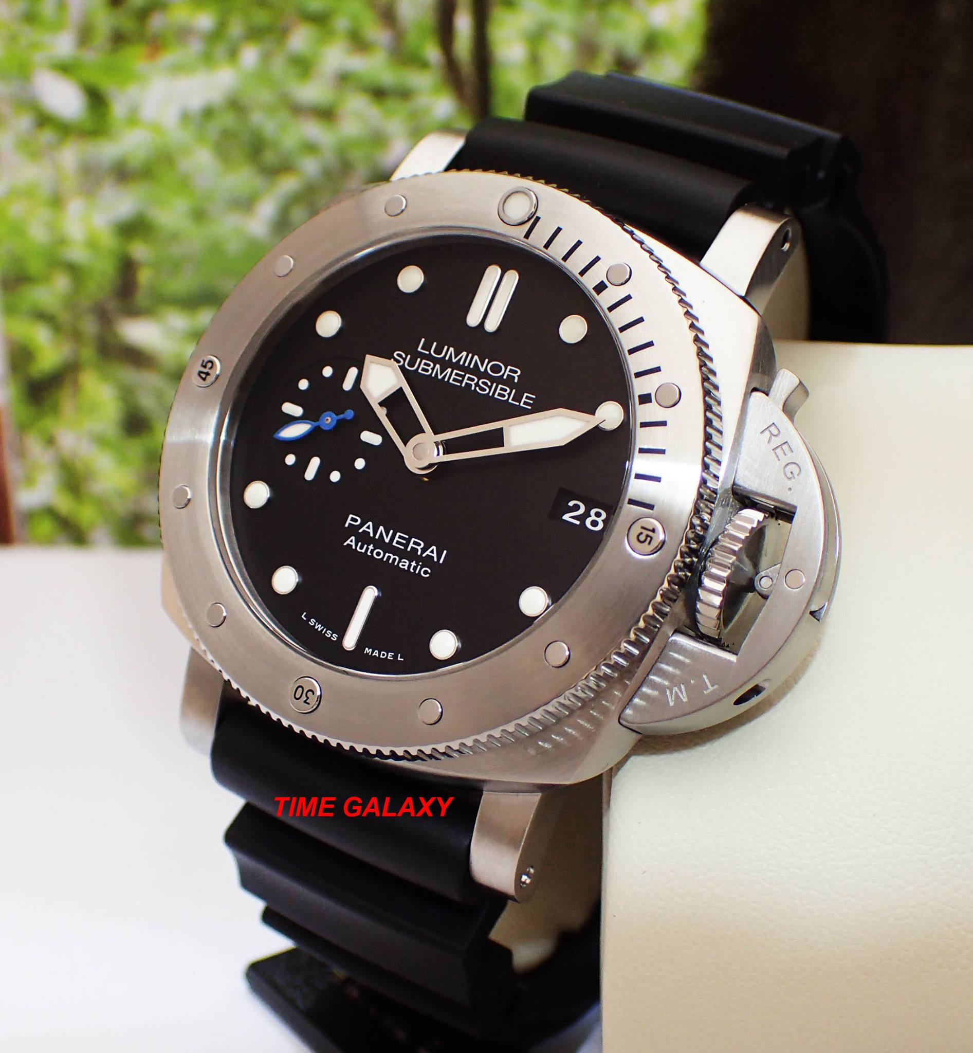 Luminor submersible online watch