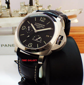 Panerai PAM321 black dial, made of stainless steel