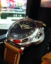 Load image into Gallery viewer, Panerai PAM372 made of stainless steel, Plexi glass